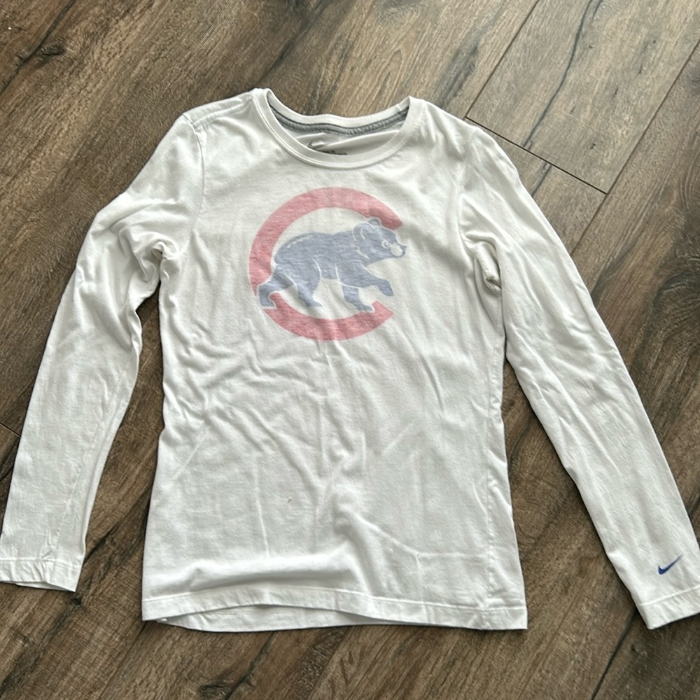 Chicago Cubs women’s long sleeve T shirt.